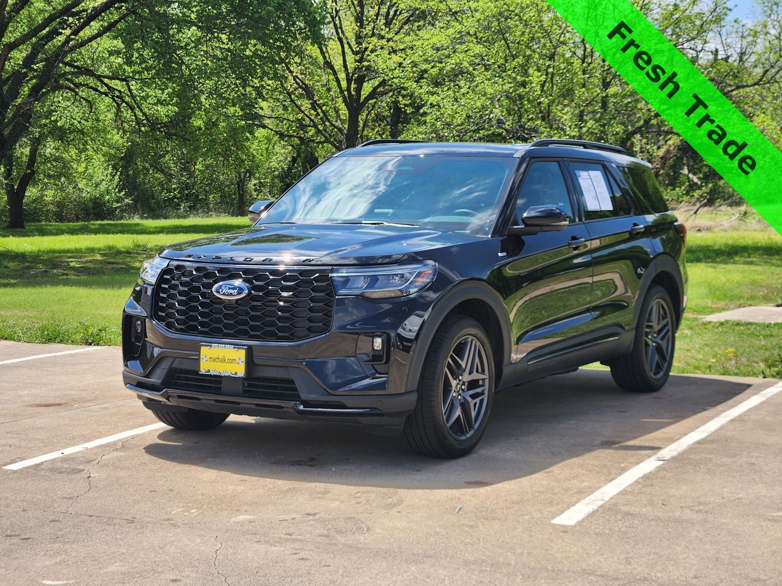 View vehicle photo 3