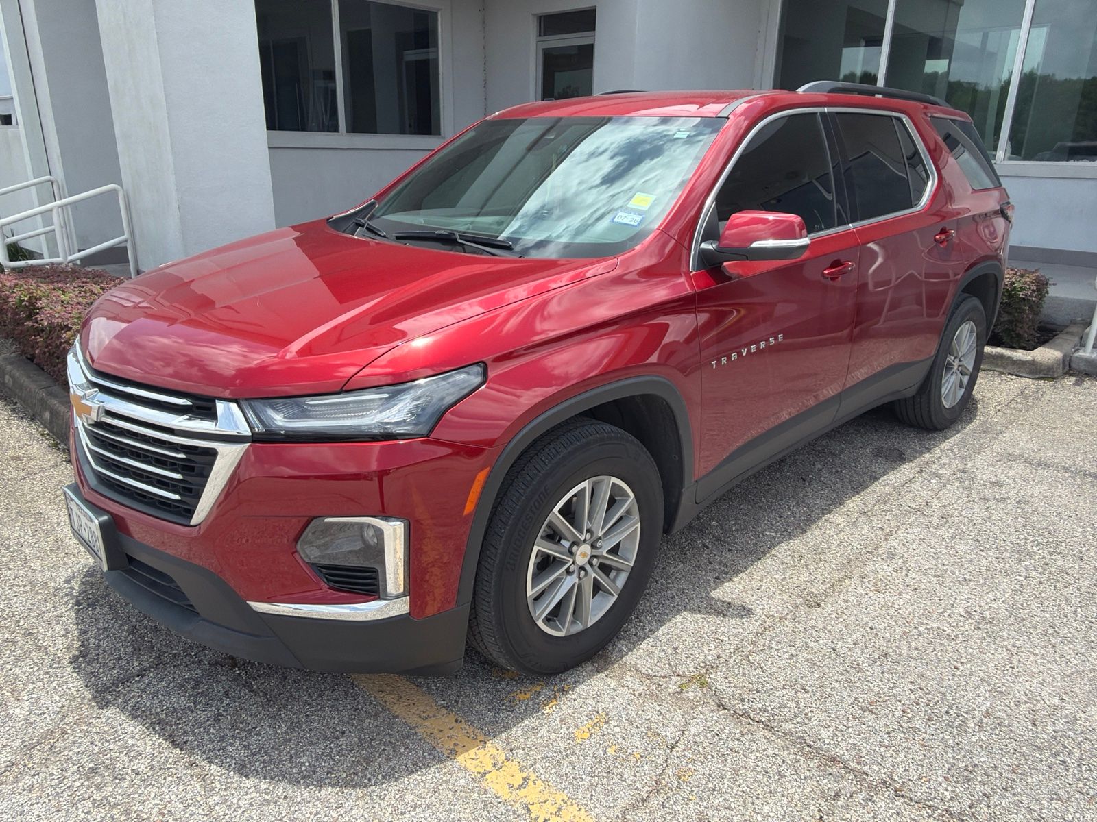 Radiant Red Tintcoat 2023 Chevrolet Traverse SUV / Crossover Front-Wheel Drive 9-Speed Automatic