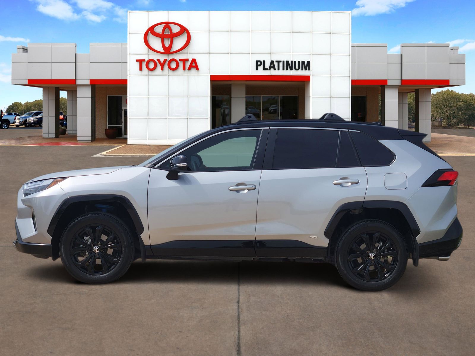 View vehicle photo 3