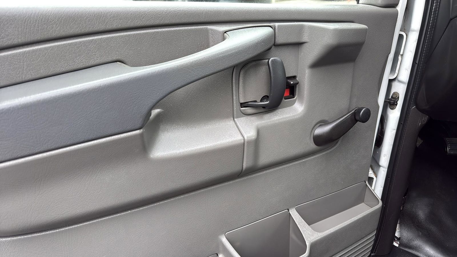 Used Car 2011 Chevrolet Express 2500  Work Van For Sale Under $15,000 In Austin, Texas