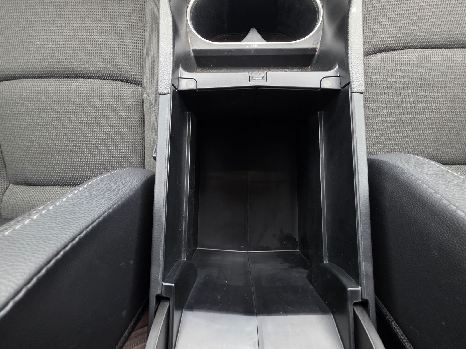 Used 2025 Silver Toyota XLE image 38