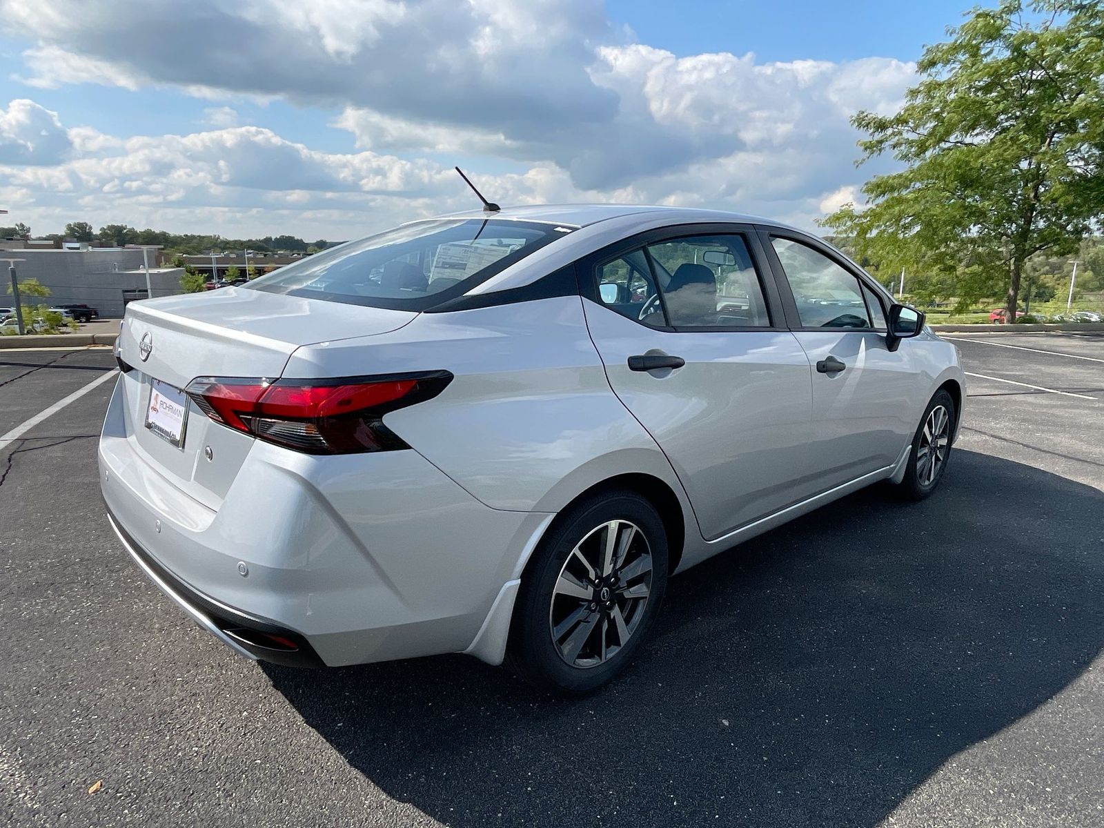 2024 Nissan Versa 1.6 S 35