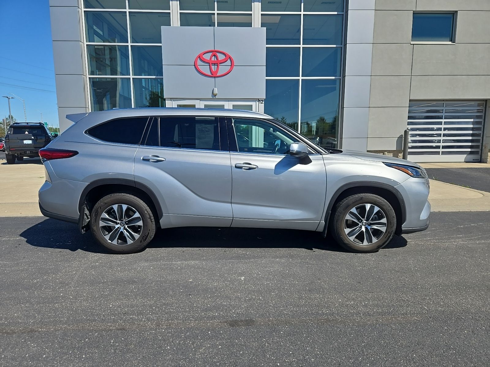 used 2020 Toyota Highlander car, priced at $29,705