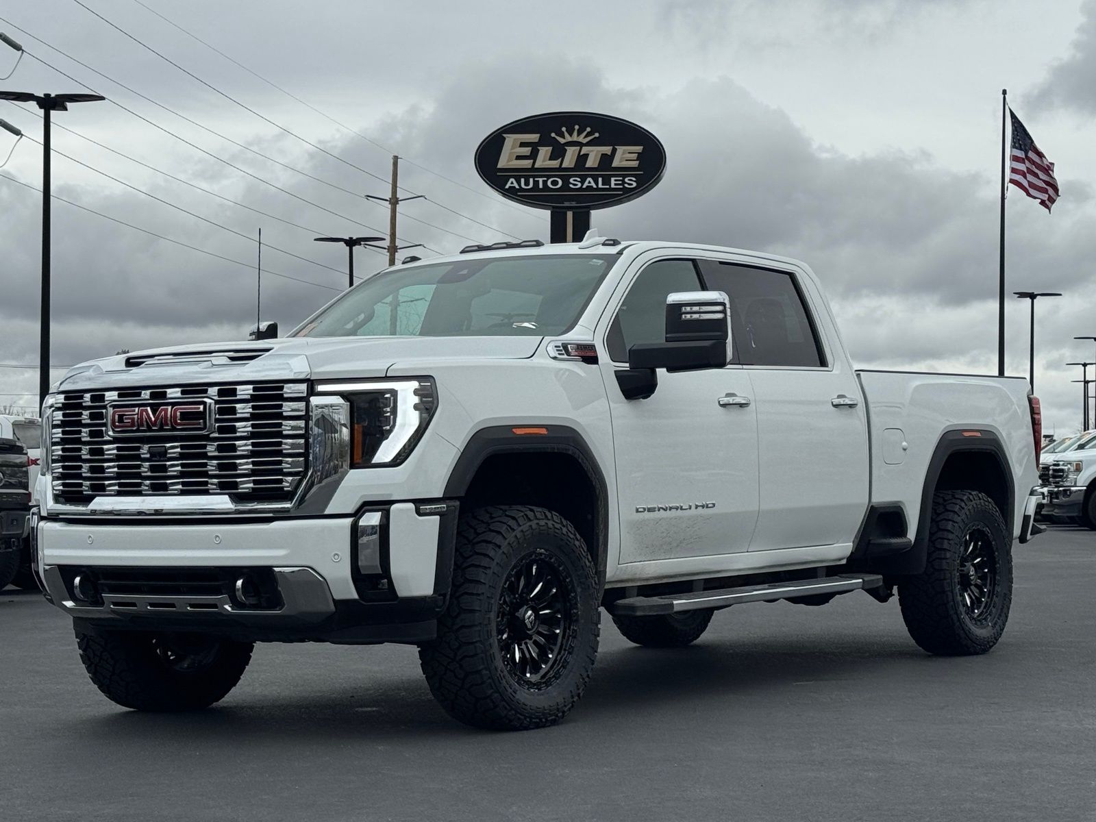 Summit White 2025 GMC Sierra 3500HD Denali Crew Cab 4WD Pickup Truck Four-Wheel Drive Automatic