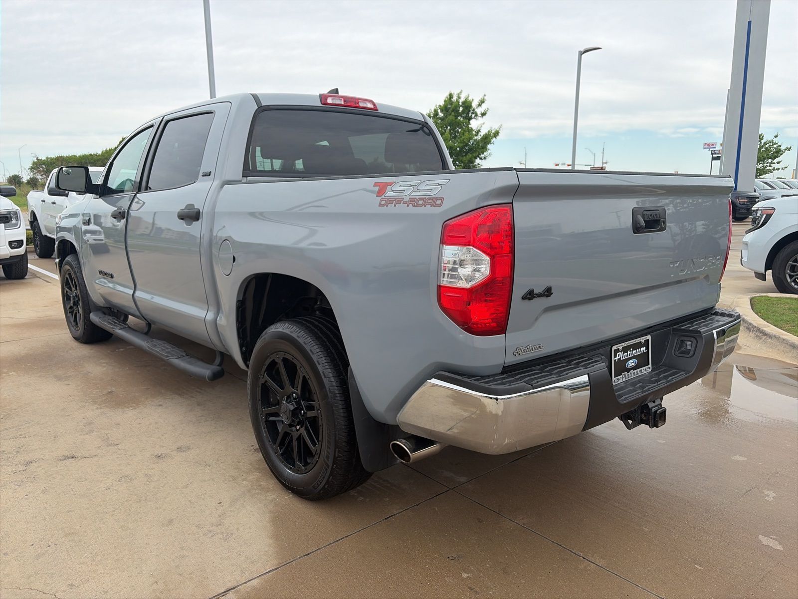 View vehicle photo 3