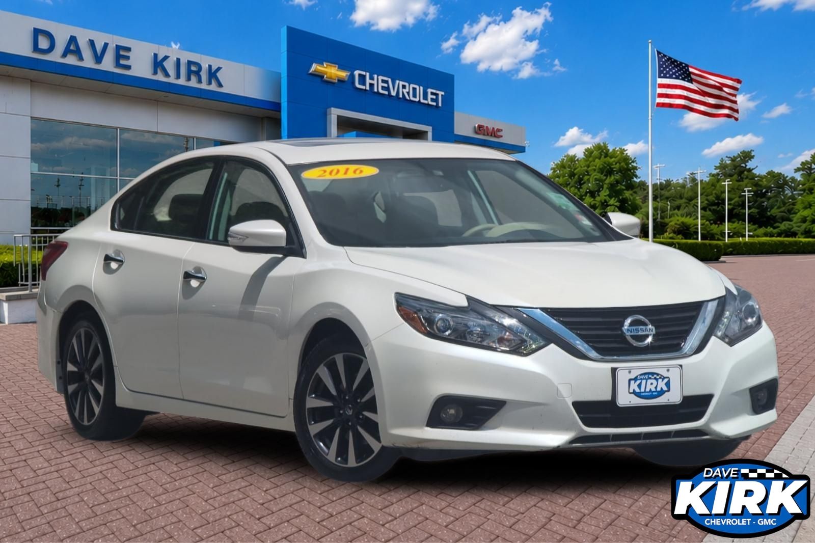 Pearl White 2016 Nissan Altima Sedan Front-Wheel Drive Continuously Variable Transmission