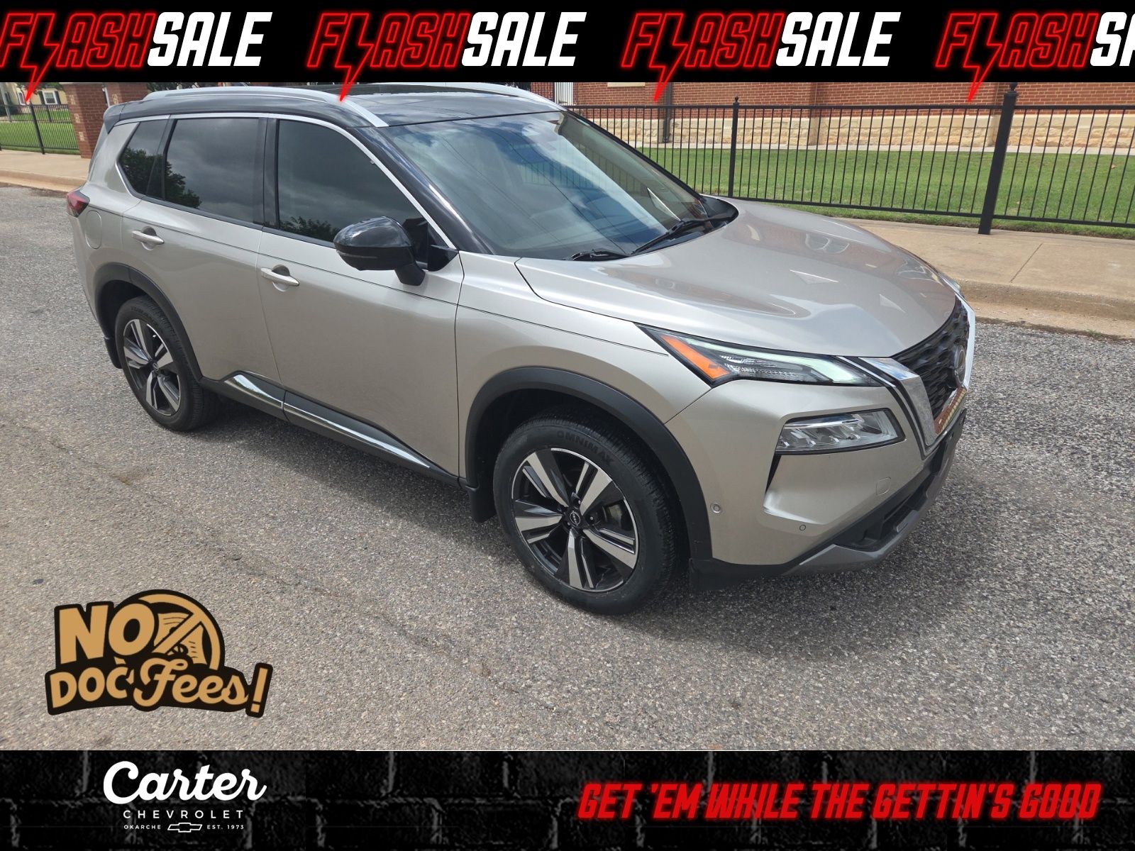 Champagne Silver Metallic/Super Black 2023 Nissan Rogue SUV / Crossover Front-Wheel Drive Continuously Variable Transmission
