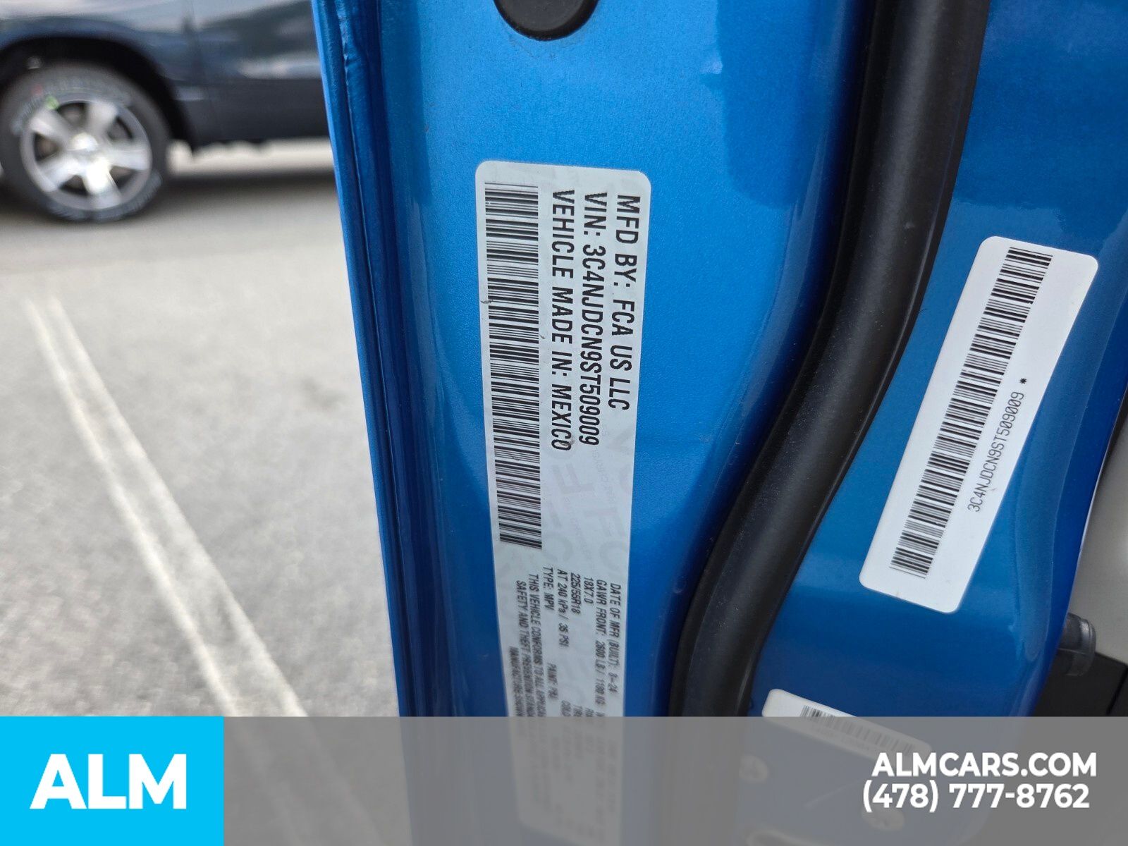 Used 2025 Hydro Blue Pearlcoat Jeep Limited image 7
