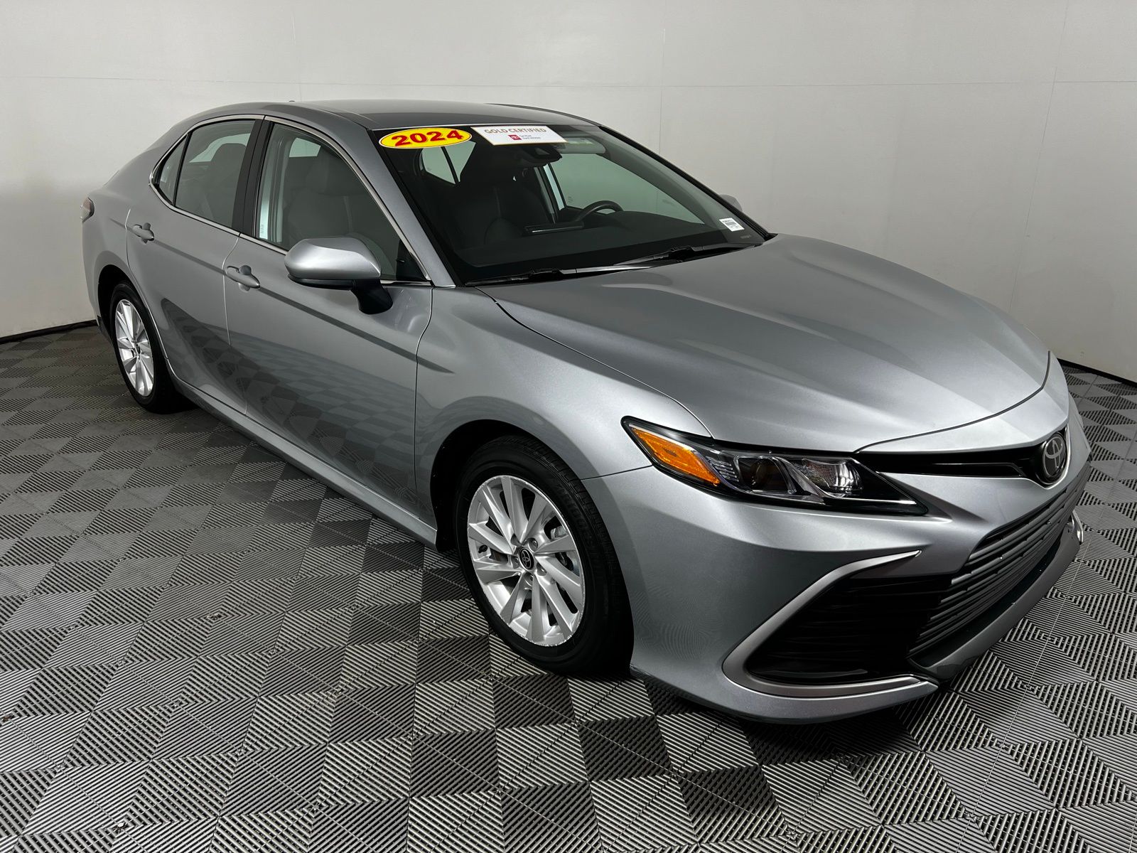 2024 Toyota Camry LE 3