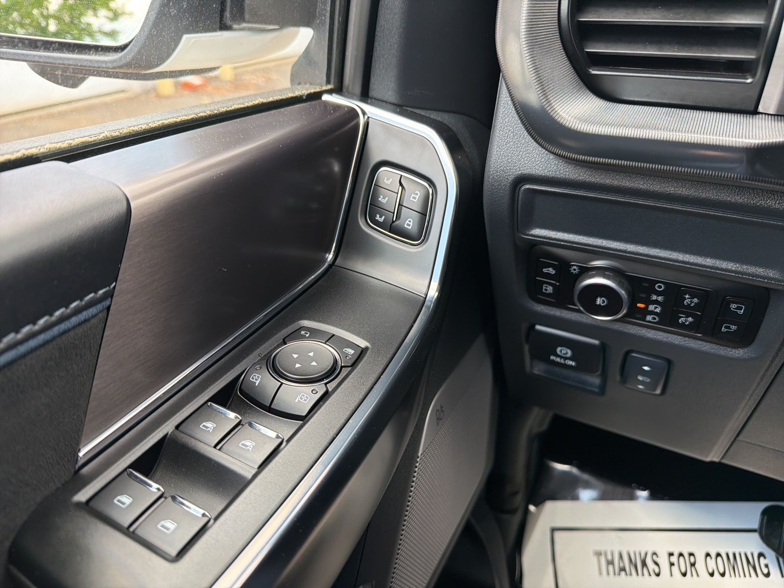 Used 2025 Star White Ford Platinum image 22