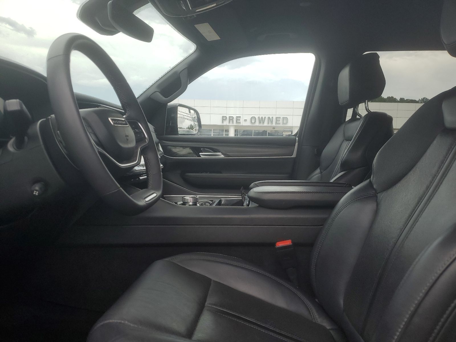 2024 Jeep Wagoneer L Series II White at Ross Downing Chevrolet