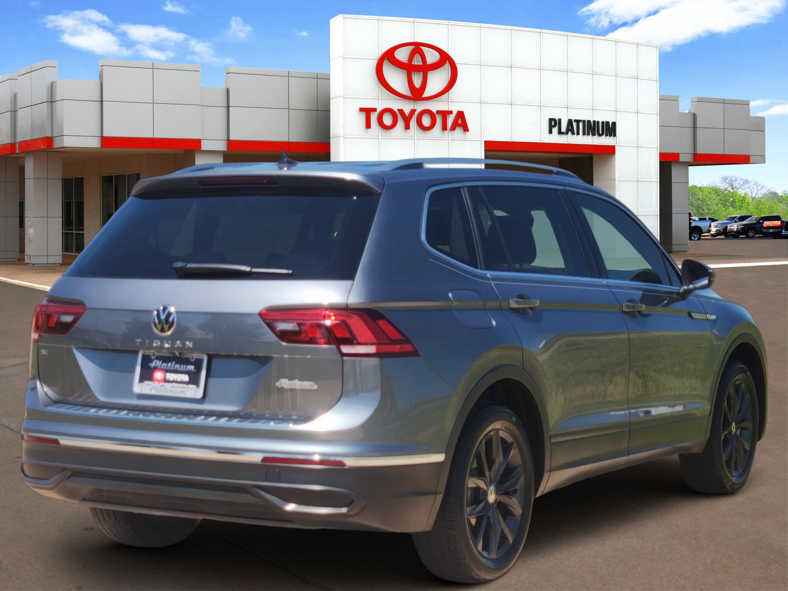 View vehicle photo 4