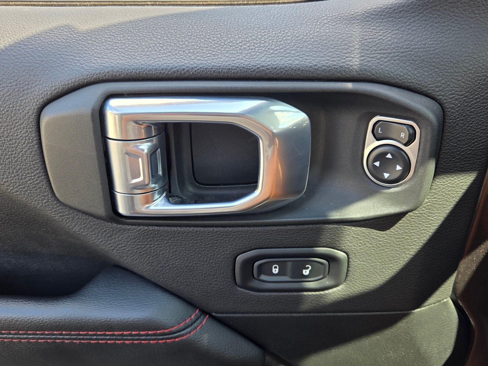 Used 2021 Gray Jeep Rubicon image 30