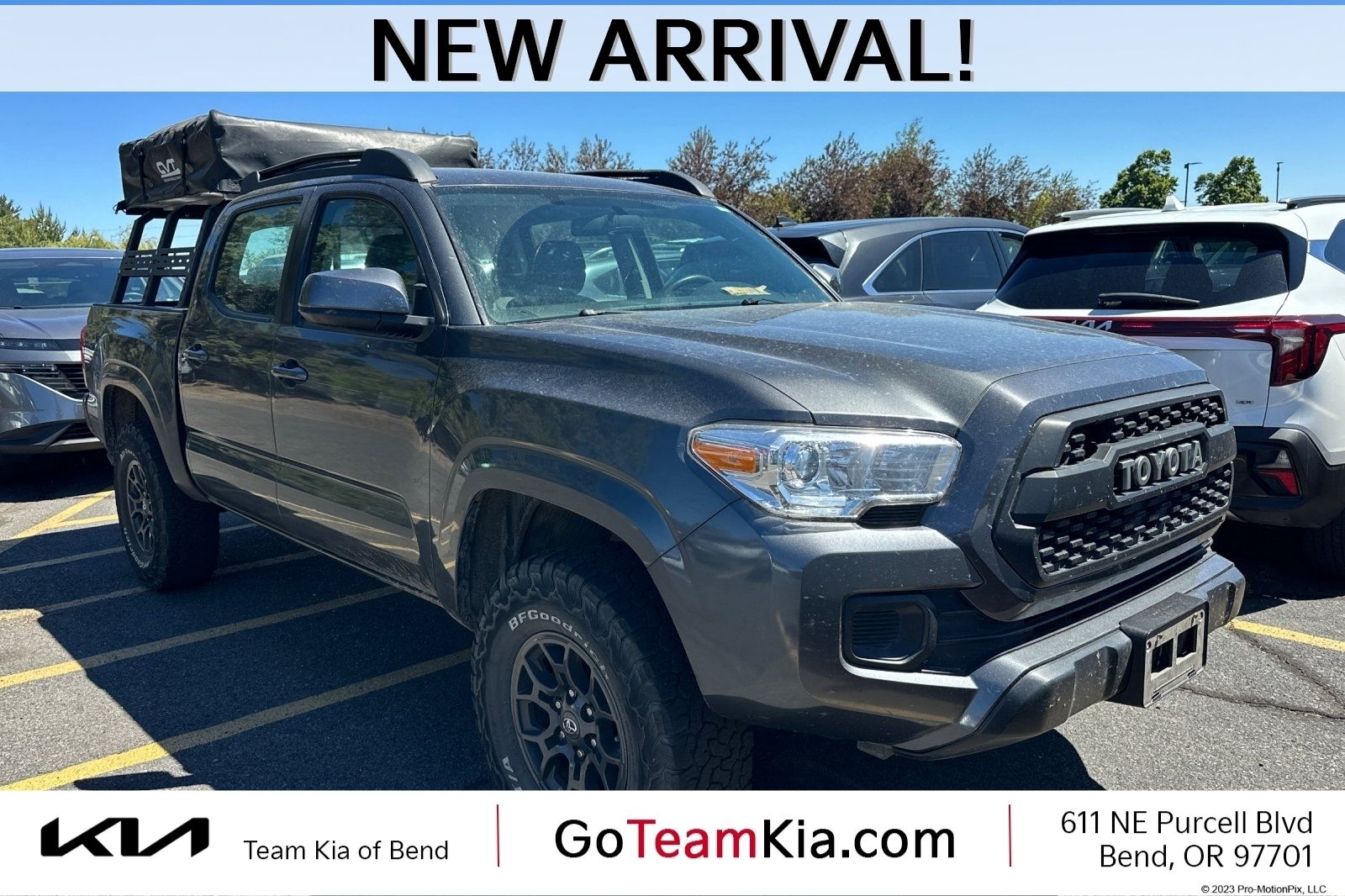 Magnetic Gray Metallic 2016 Toyota Tacoma Double Cab V6 SR 4WD Pickup Truck Four-Wheel Drive 6-Speed Automatic