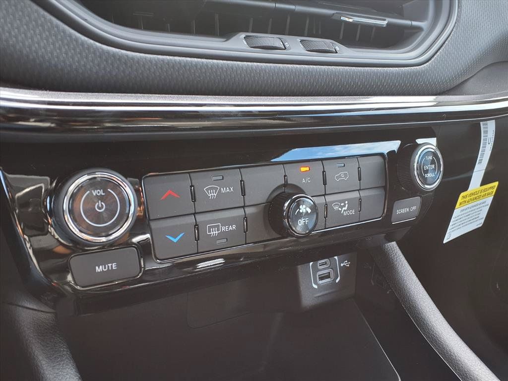 2026 Jeep Compass Latitude - 10