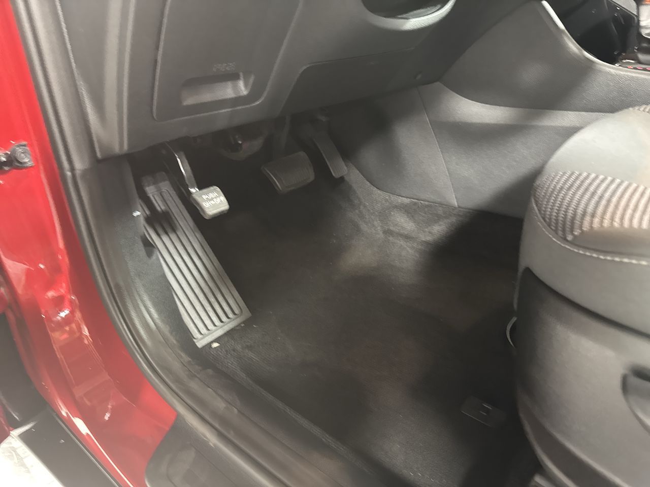 2022 Kia Niro LXS photo 18