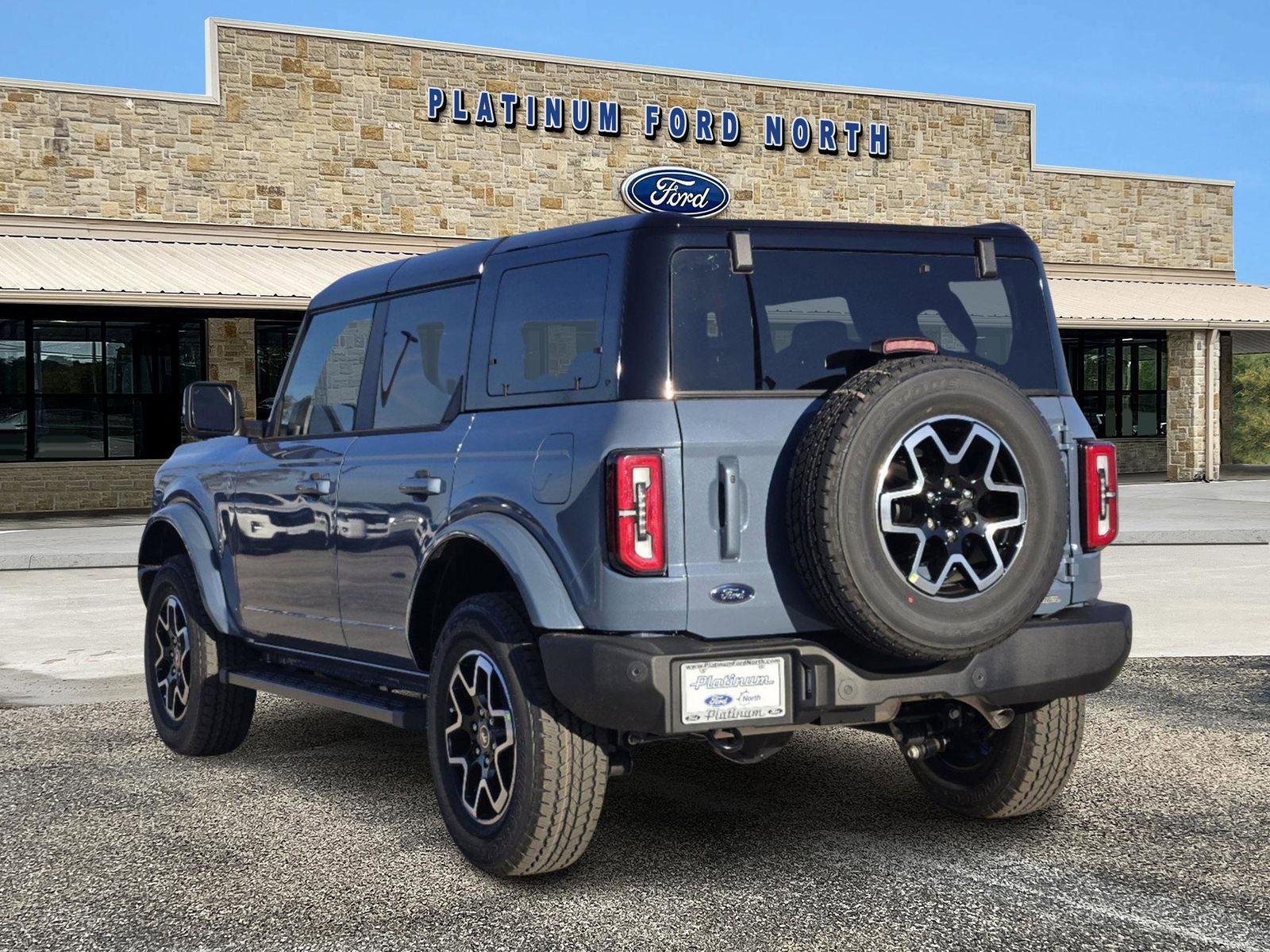 2024 Ford Bronco Outer Banks 4