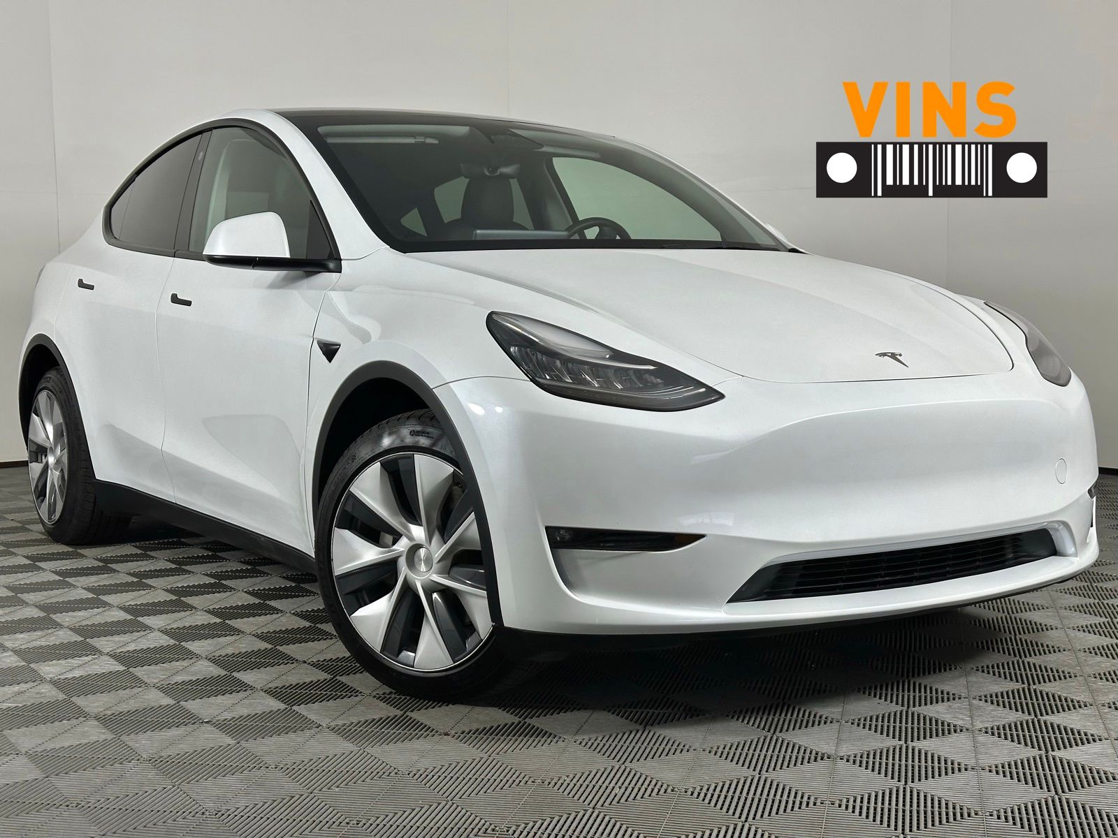 2023 Tesla Model Y Long Range Dual Motor All-Wheel Drive's photo