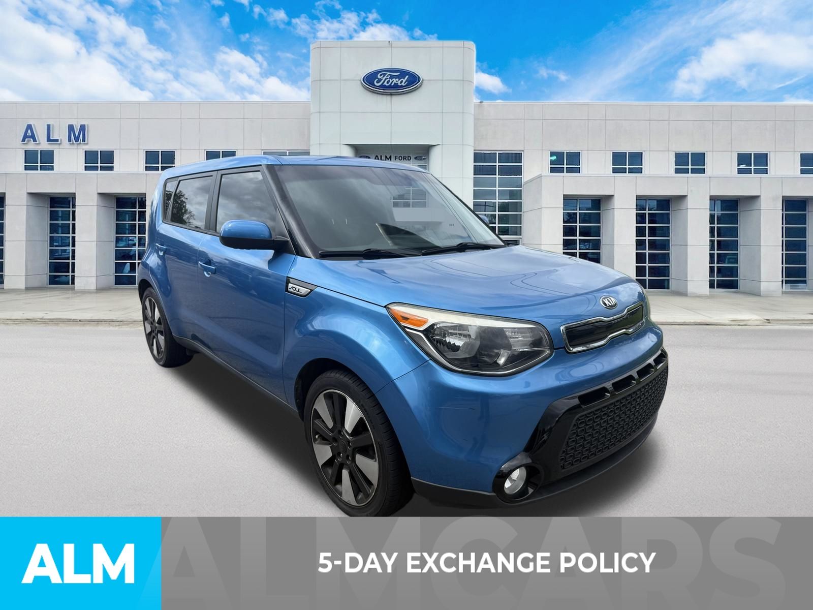 Used 2016 Blue Kia Plus image 3