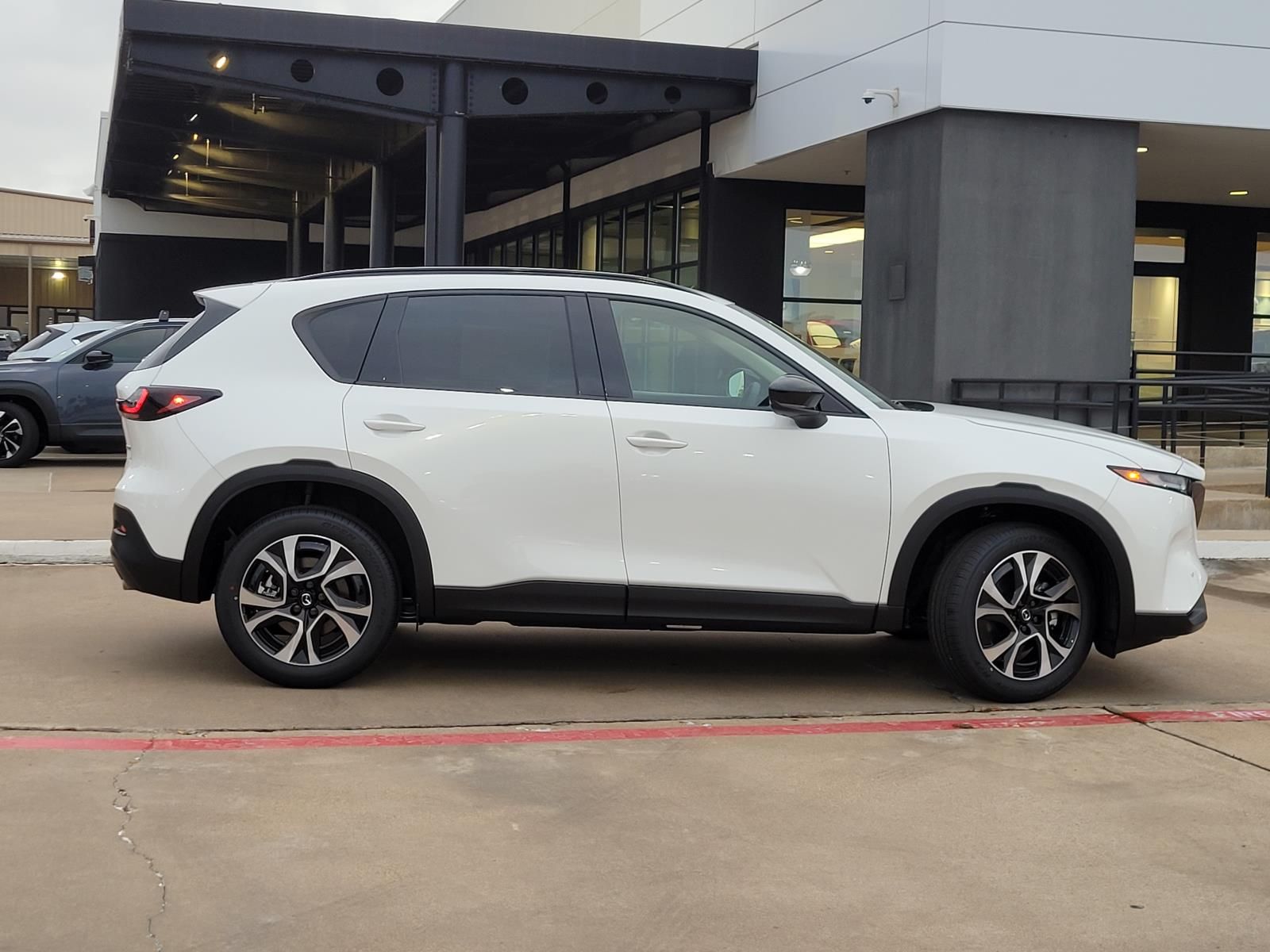 View vehicle photo 2