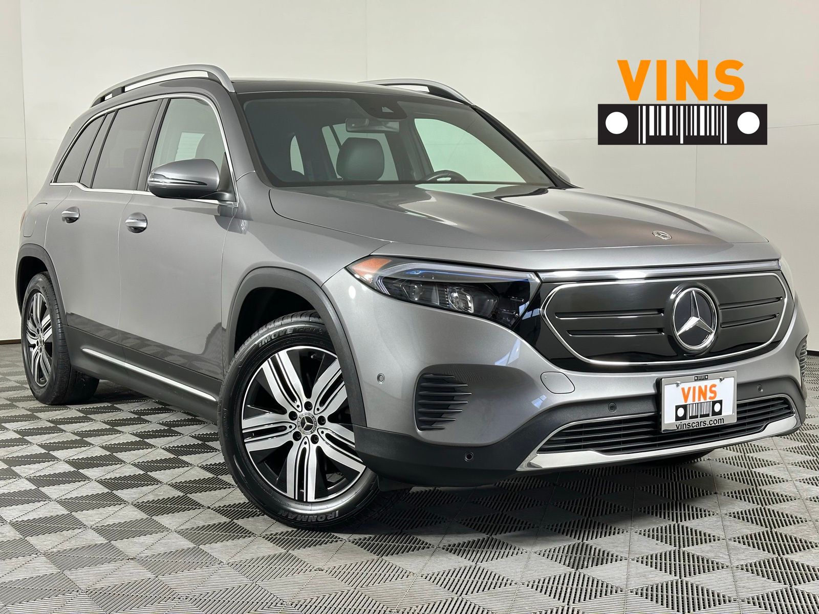 2023 Mercedes-Benz EQB Base's photo