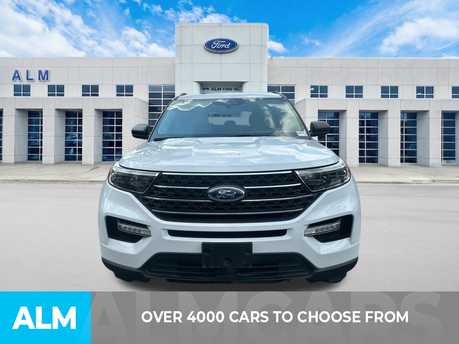 Used 2023 Oxford White Ford XLT image 2