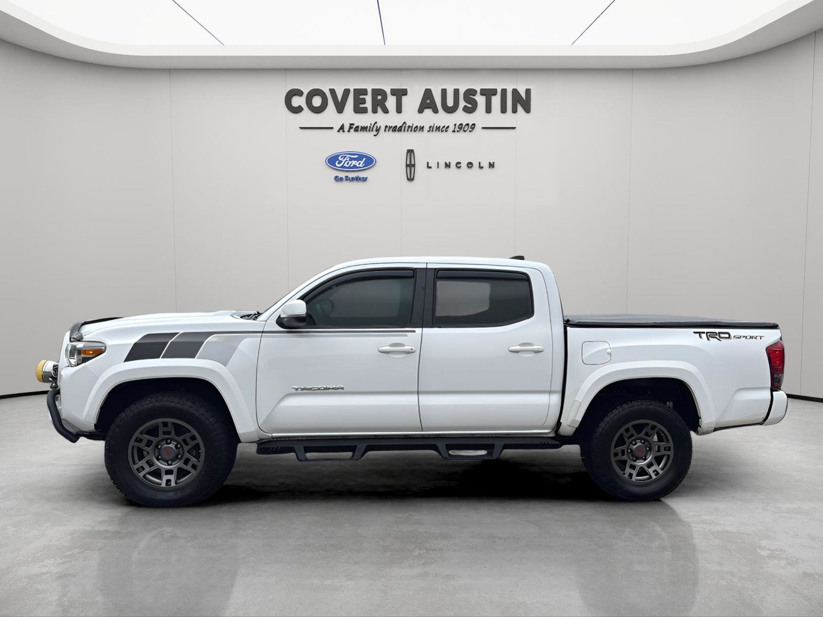 Used Car 2017 Toyota Tacoma  Sr5 For Sale Under $30,000 In Austin, Texas