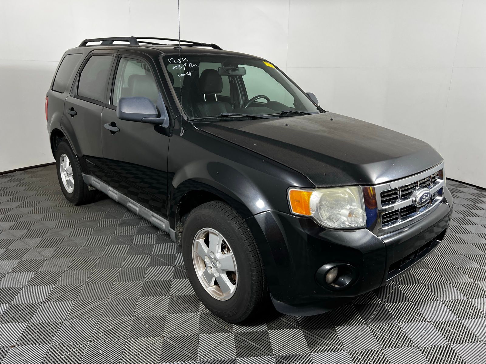 Thumbnail: 2011 Ford Escape - 3