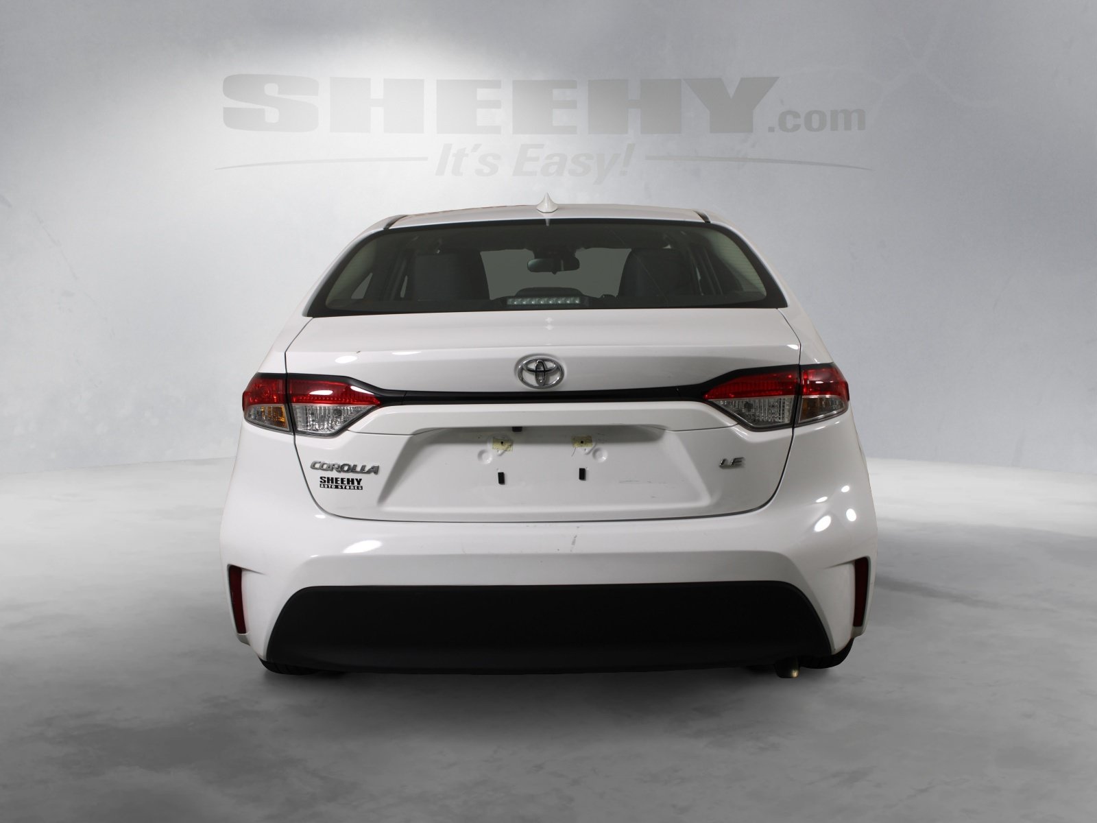 Used 2025 White Toyota LE image 14