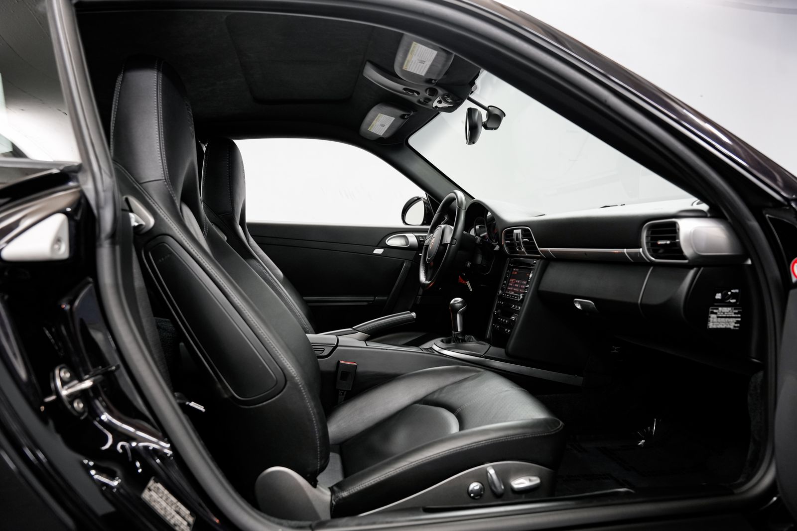 2011 Porsche 911 Carrera S — photo 25