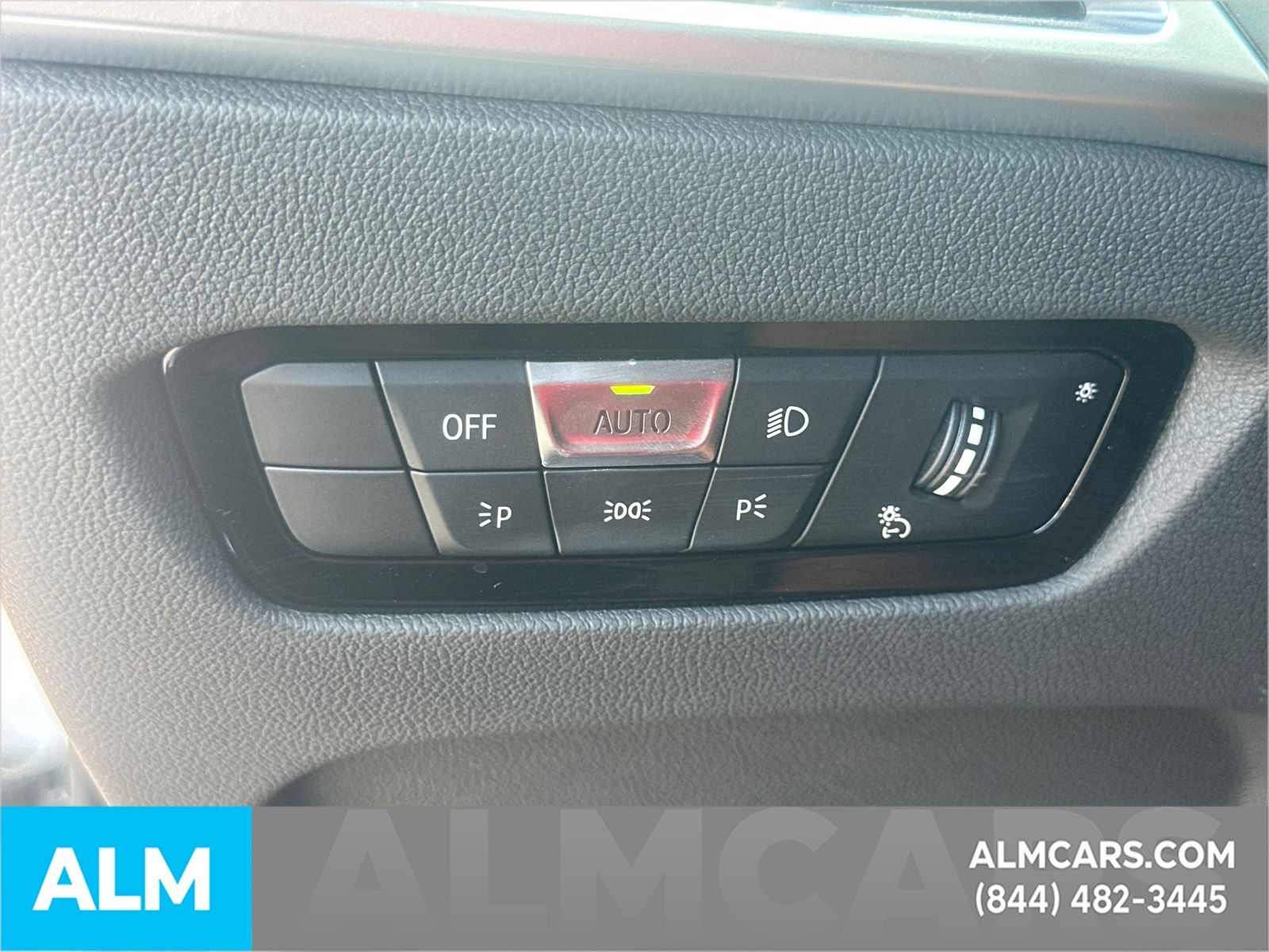 Used 2025 White BMW M440i image 33