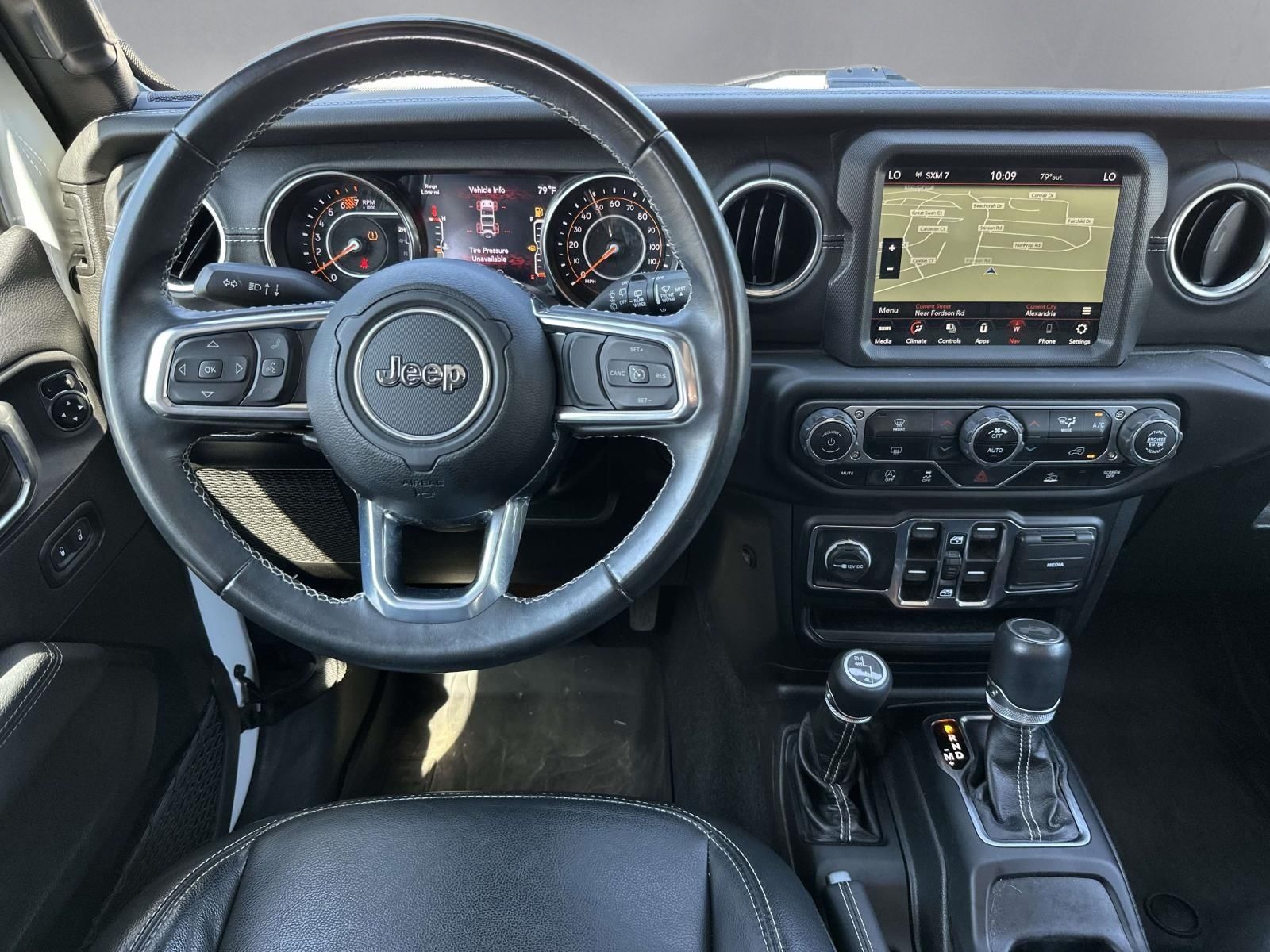 Used 2022 White Jeep Unlimited Sahara image 3