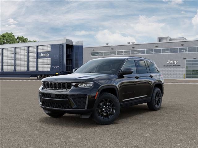 Diamond Black Crystal Pearlcoat 2026 Jeep Grand Cherokee SUV / Crossover Four-Wheel Drive 8-Speed Automatic