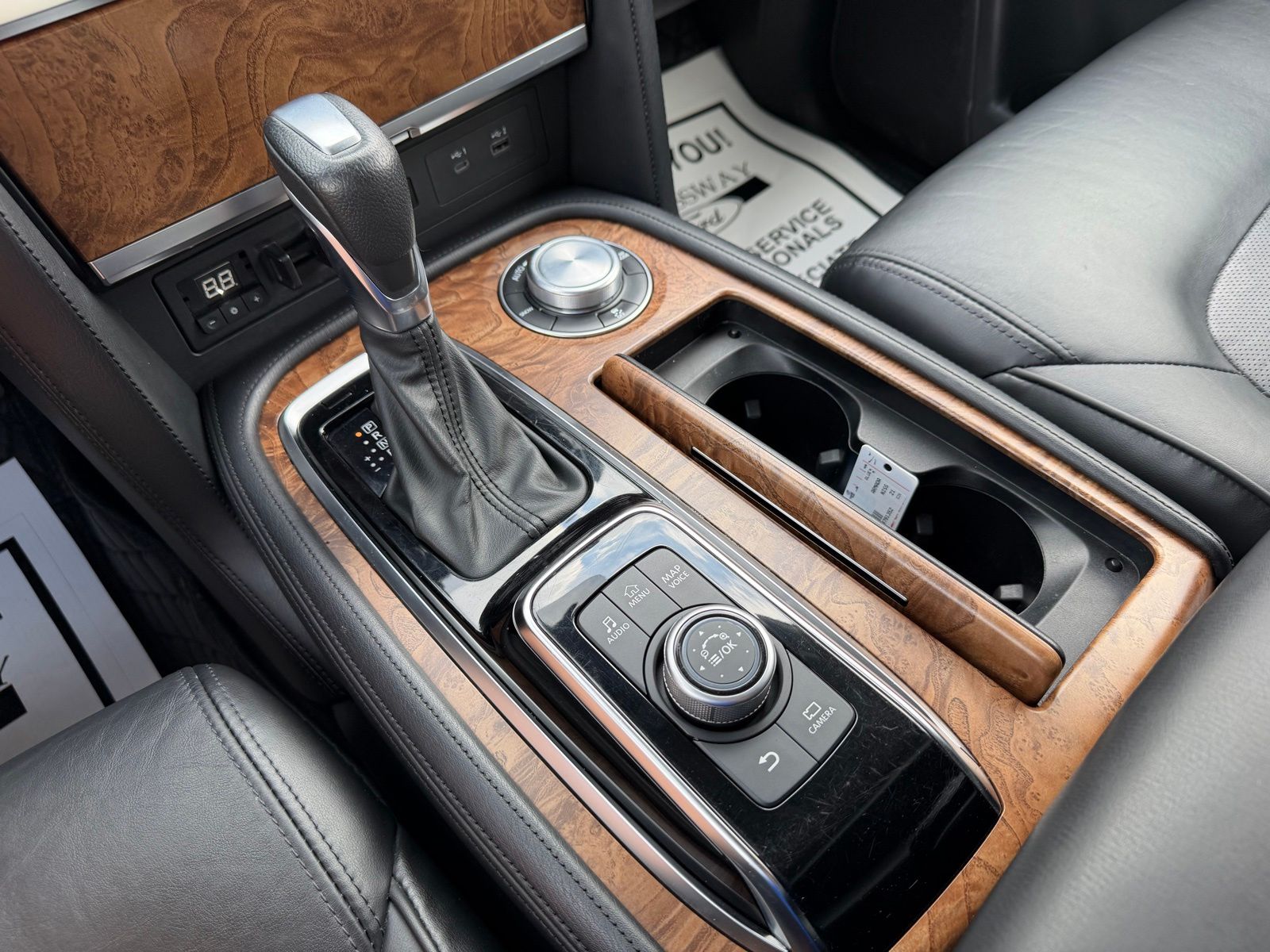 2021 Nissan Armada image 25