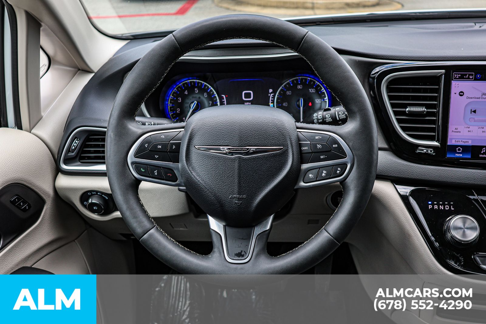 2024 Chrysler Pacifica Touring L photo 31