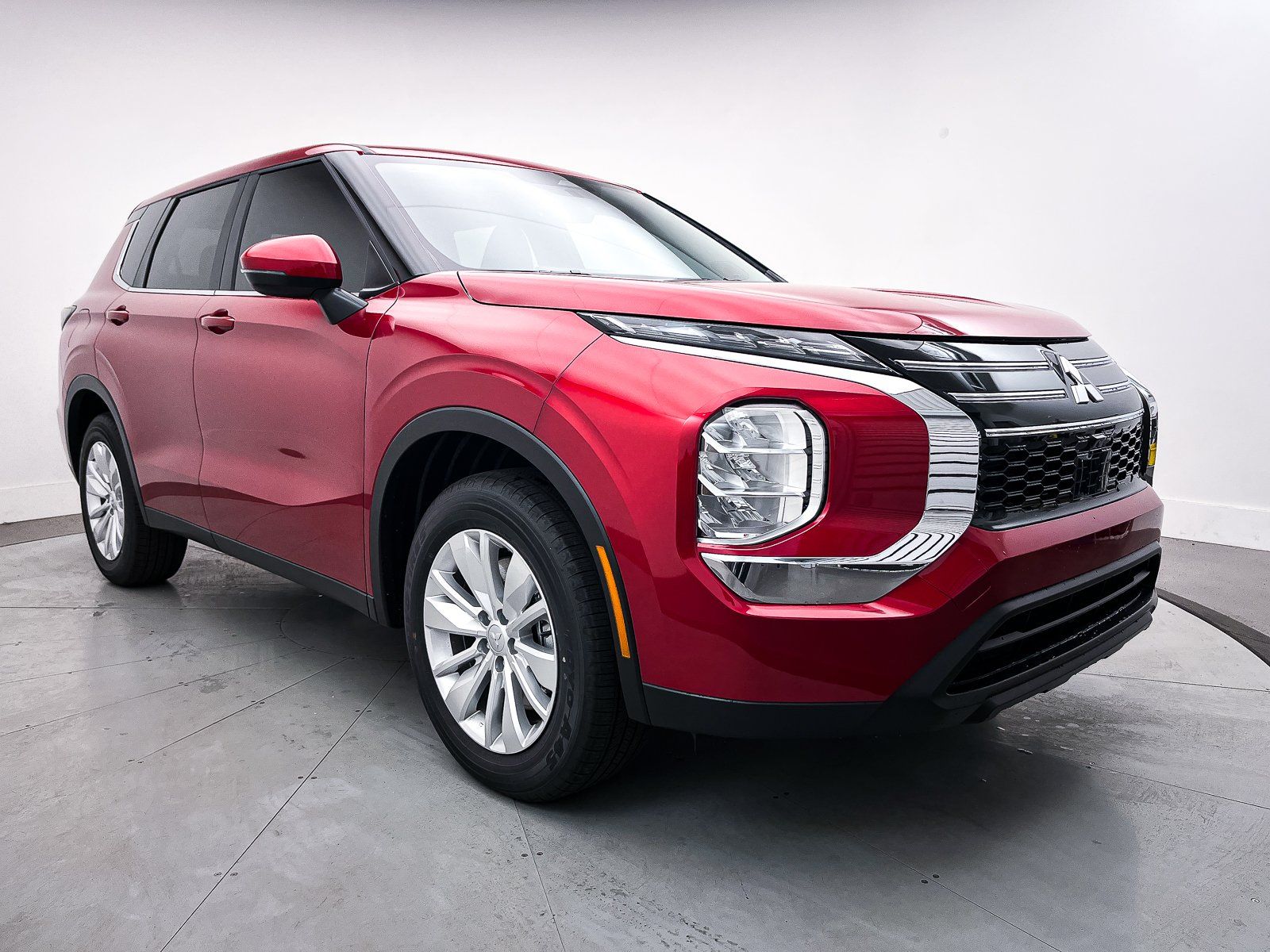 2025 Mitsubishi Outlander ES