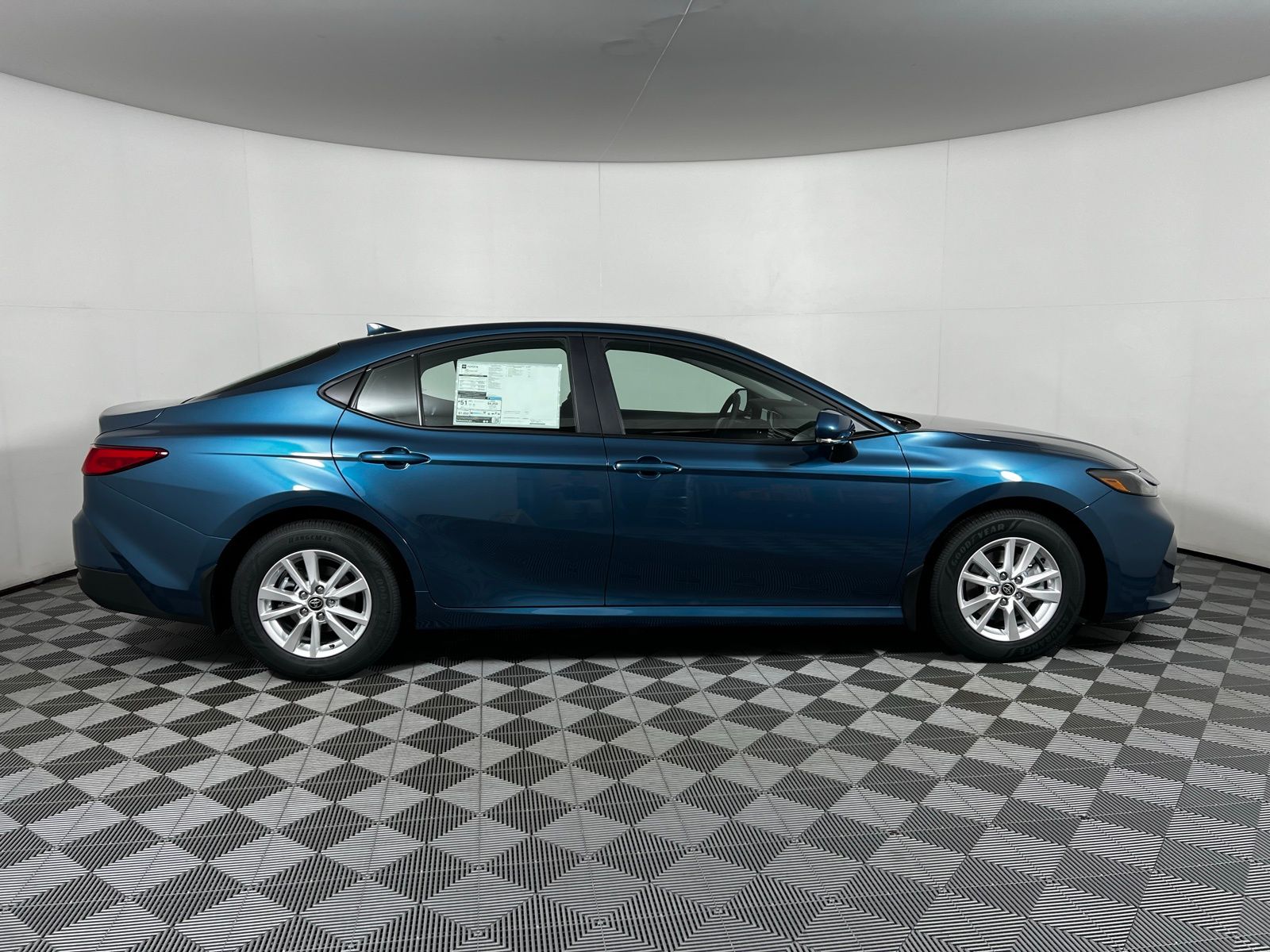 Thumbnail: 2025 Toyota Camry - 4