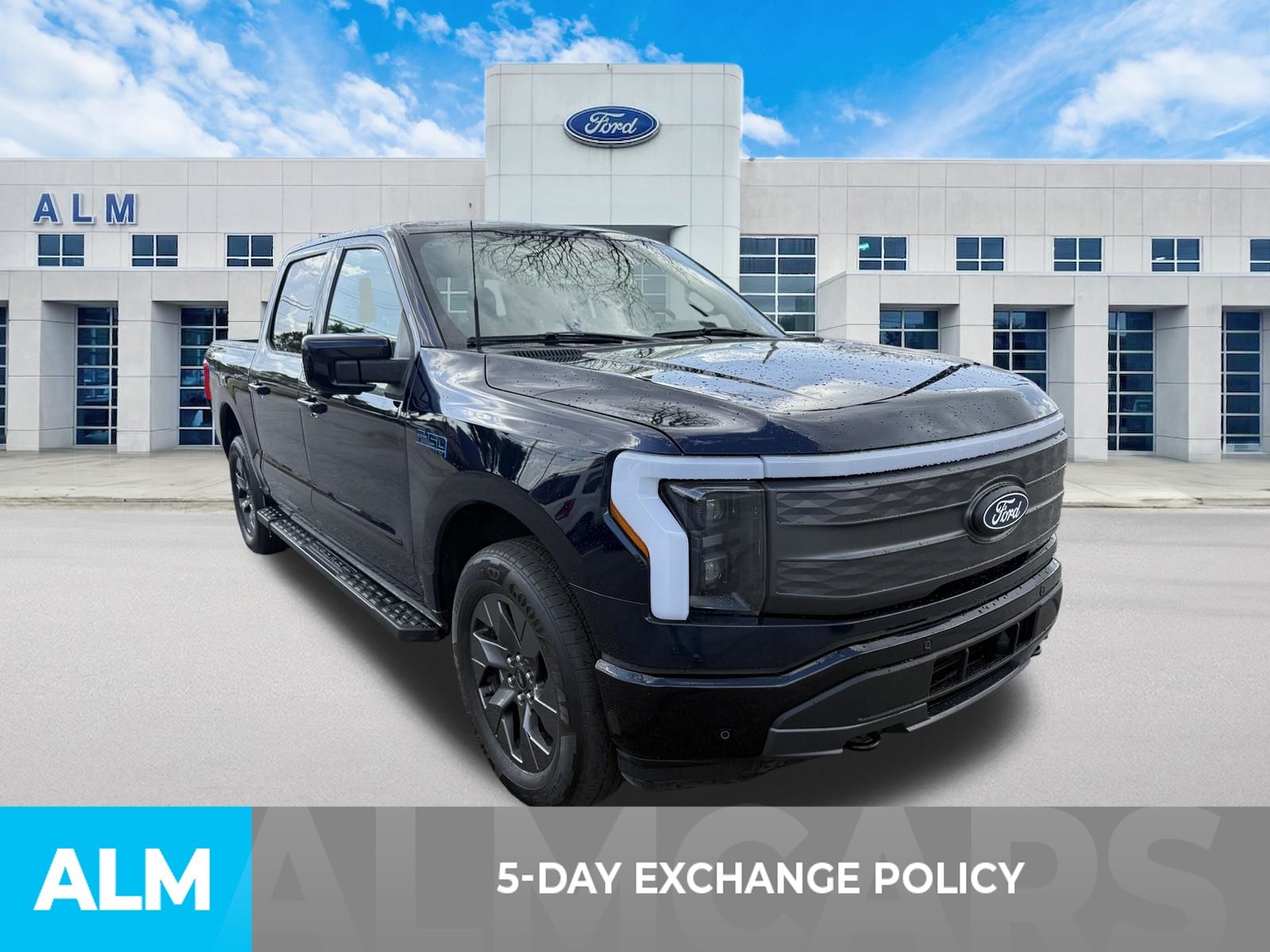 View vehicle photo 3