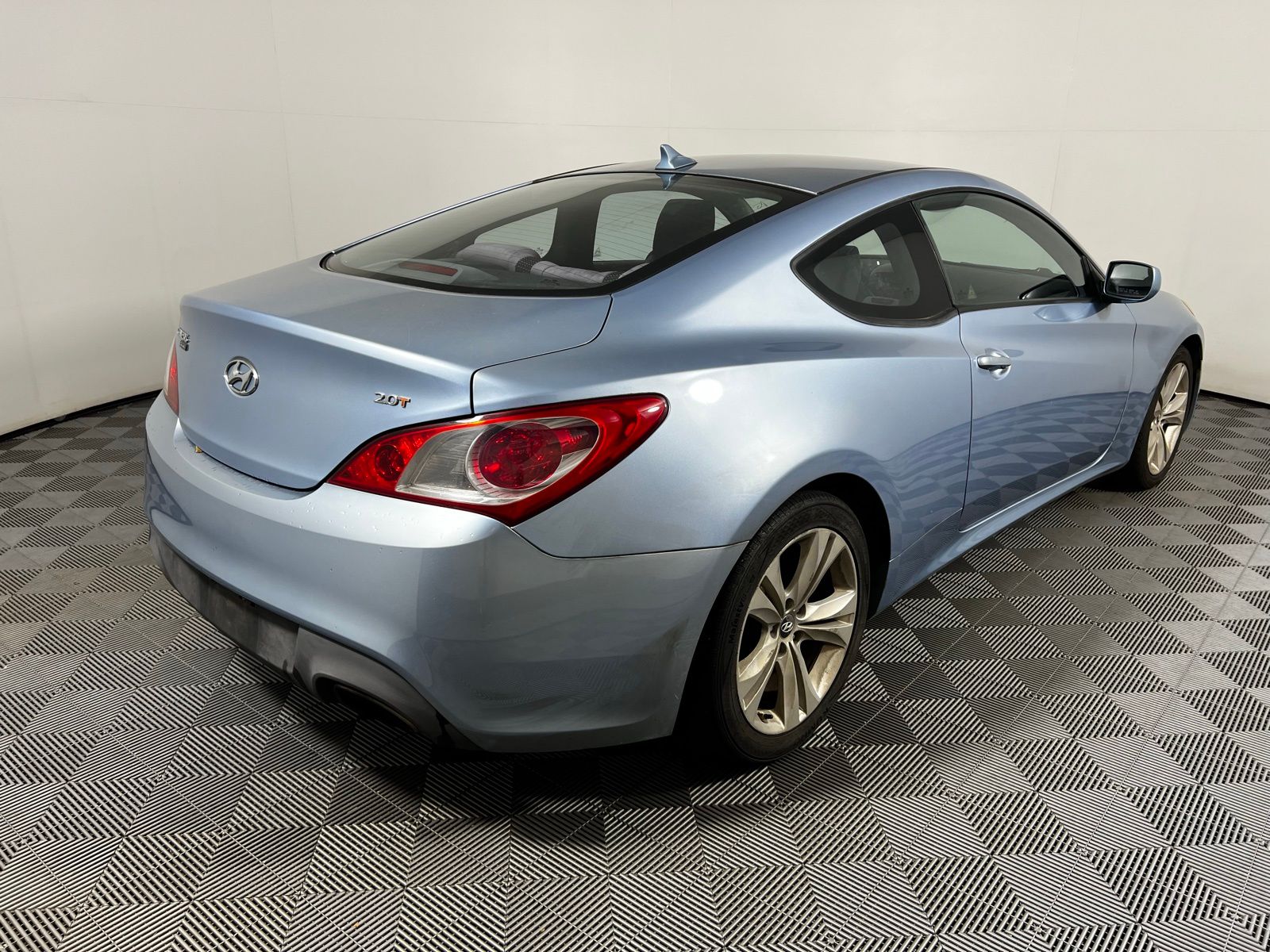 2010 Hyundai Genesis 2.0T 4