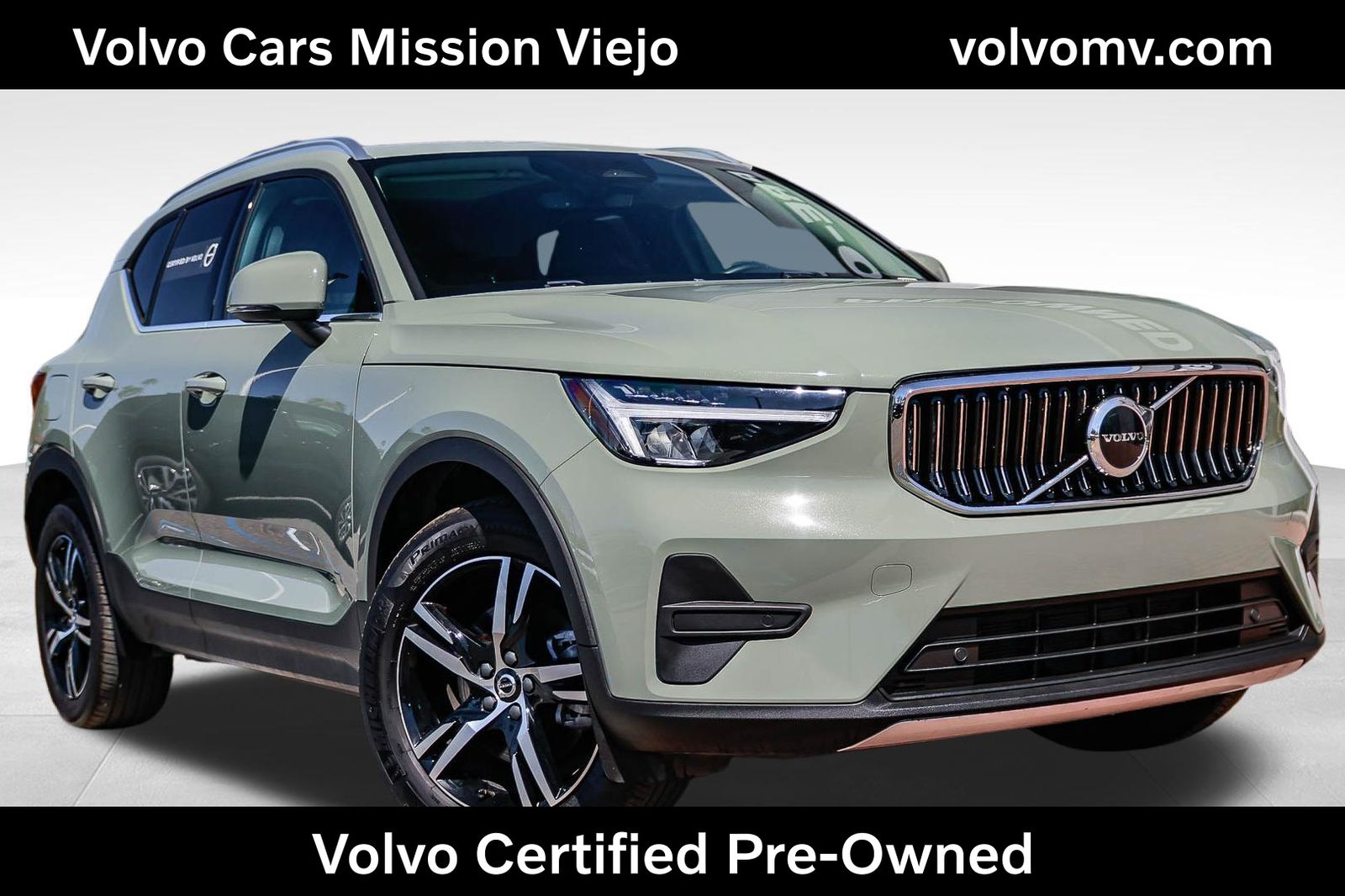 2025 Volvo XC40 B5 Core