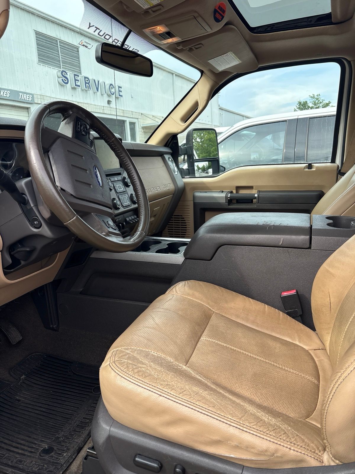 Used 2013  Ford Lariat image 4