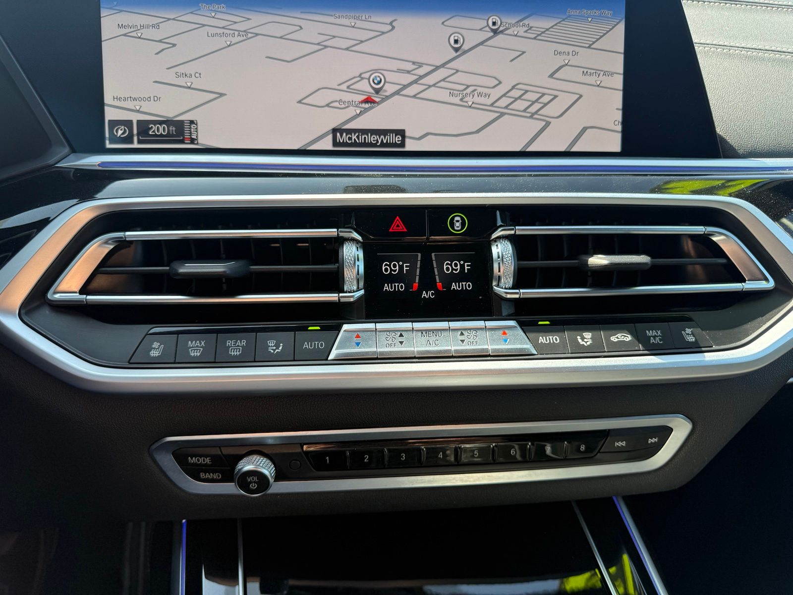 Used 2022 Gray BMW M50i image 21