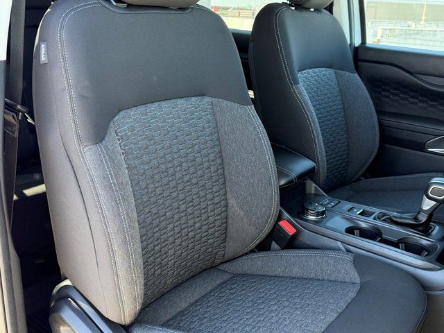 New 2025 Oxford White Ford XLT image 7