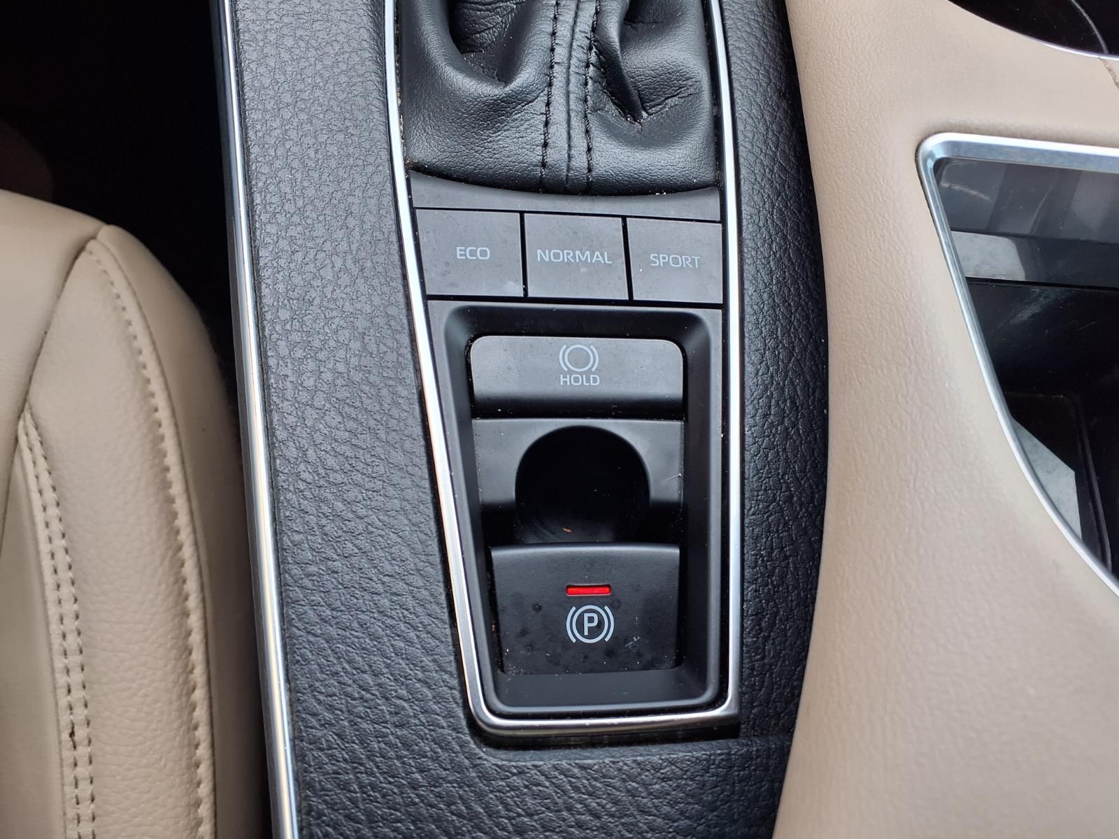 2019 Toyota Avalon XLE Beige at Community Toyota