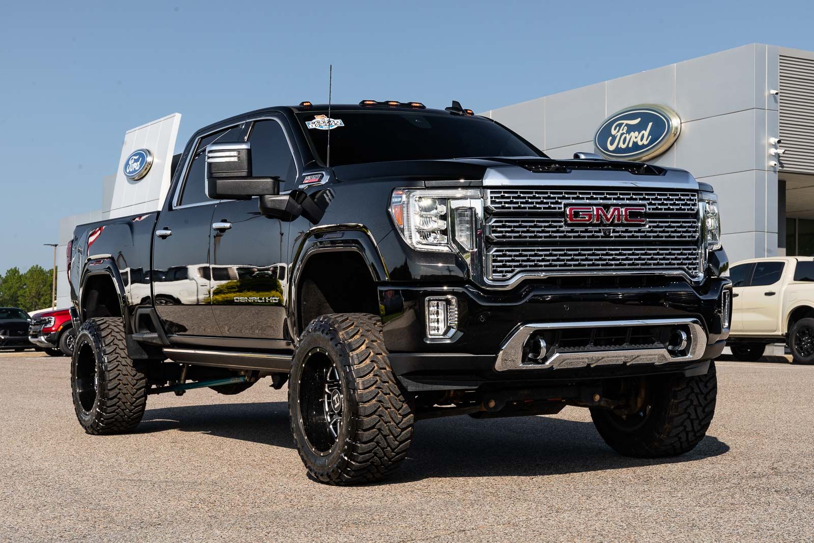 Black (Ebony Twilight Metallic) 2023 GMC Sierra 2500HD Pickup Truck Four-Wheel Drive Automatic