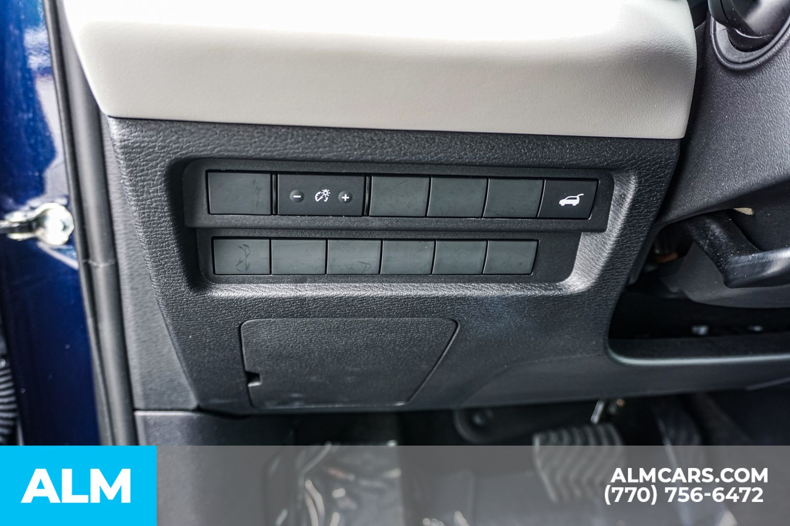 Used 2025 Blue Mitsubishi SE image 39