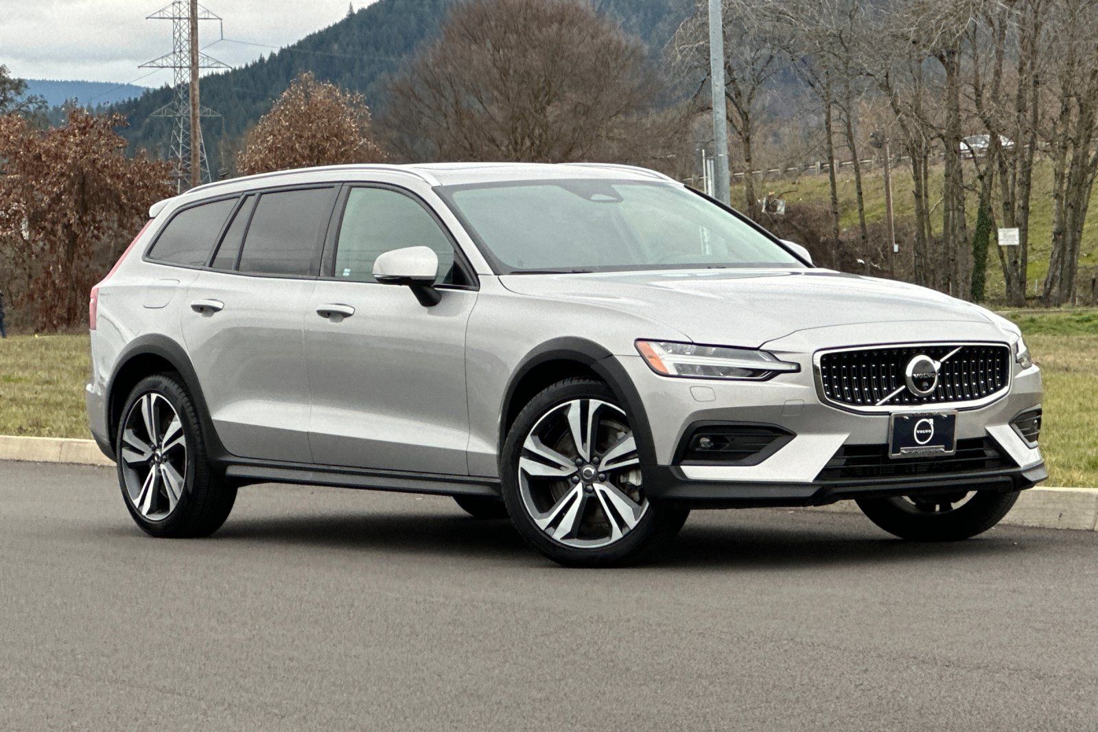 2025 Volvo V60 Cross Country B5 Plus AWD