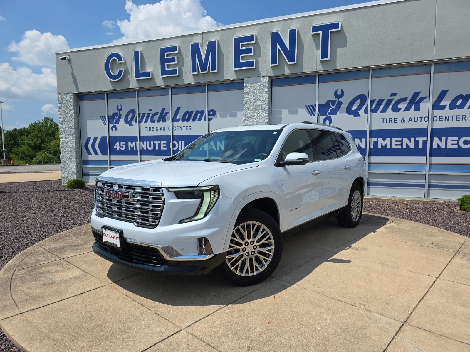 Glacier White Tricoat 2026 GMC Acadia SUV / Crossover Four-Wheel Drive 8-Speed Automatic