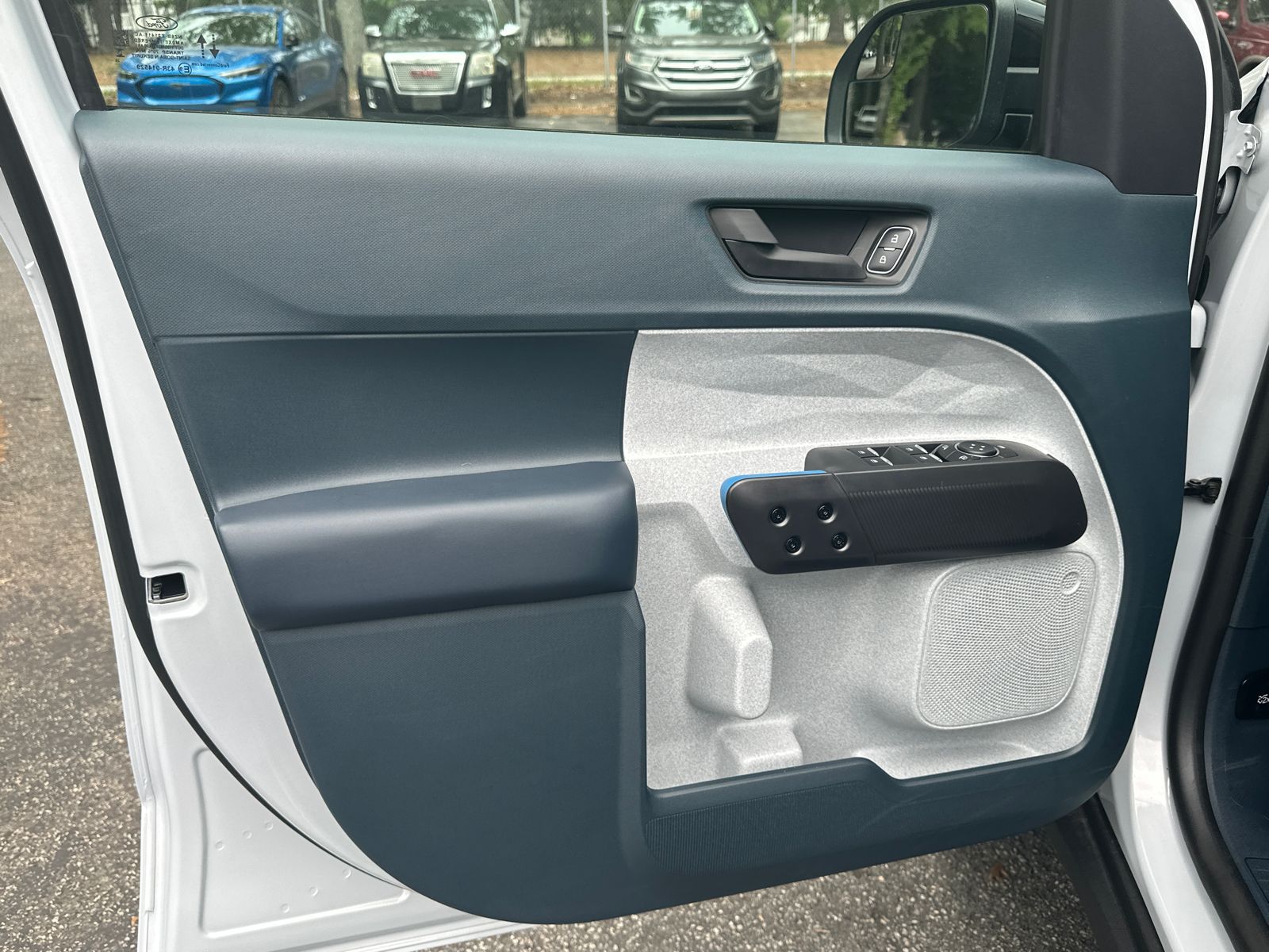New 2026 Space White Metallic Ford XLT image 11