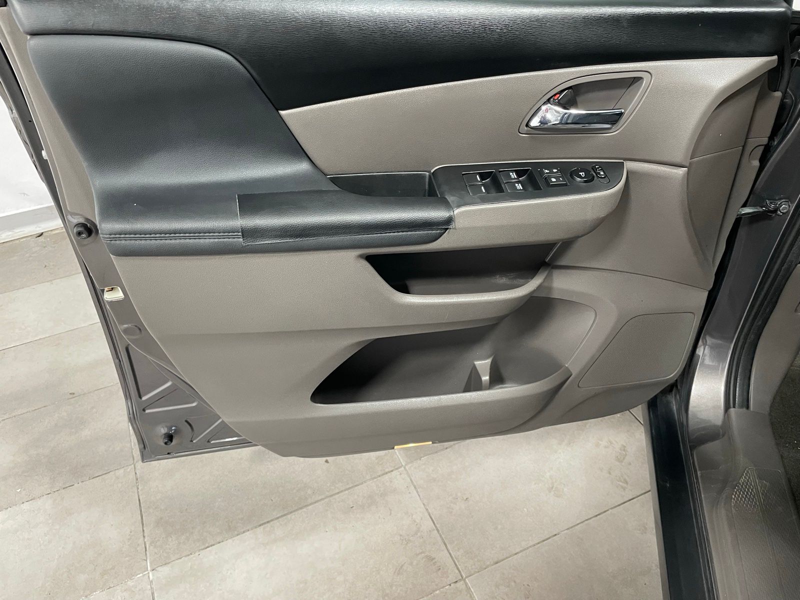 Used Car 2017 Honda Odyssey  Sports Van Ex-l Front Wheel Drive For Sale Under $12,000 In Austin, Texas